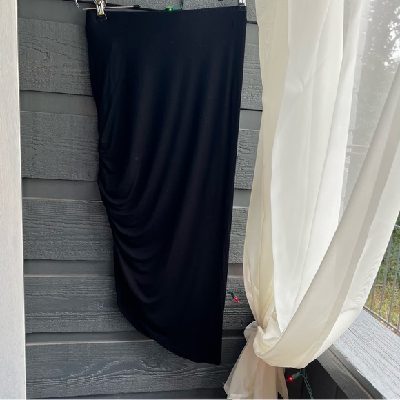 Guess skirt with gold zipper - Picture 4 of 7